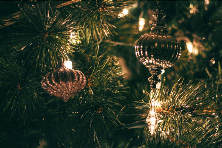 The Benefits of Artificial Christmas Trees for Grandparents